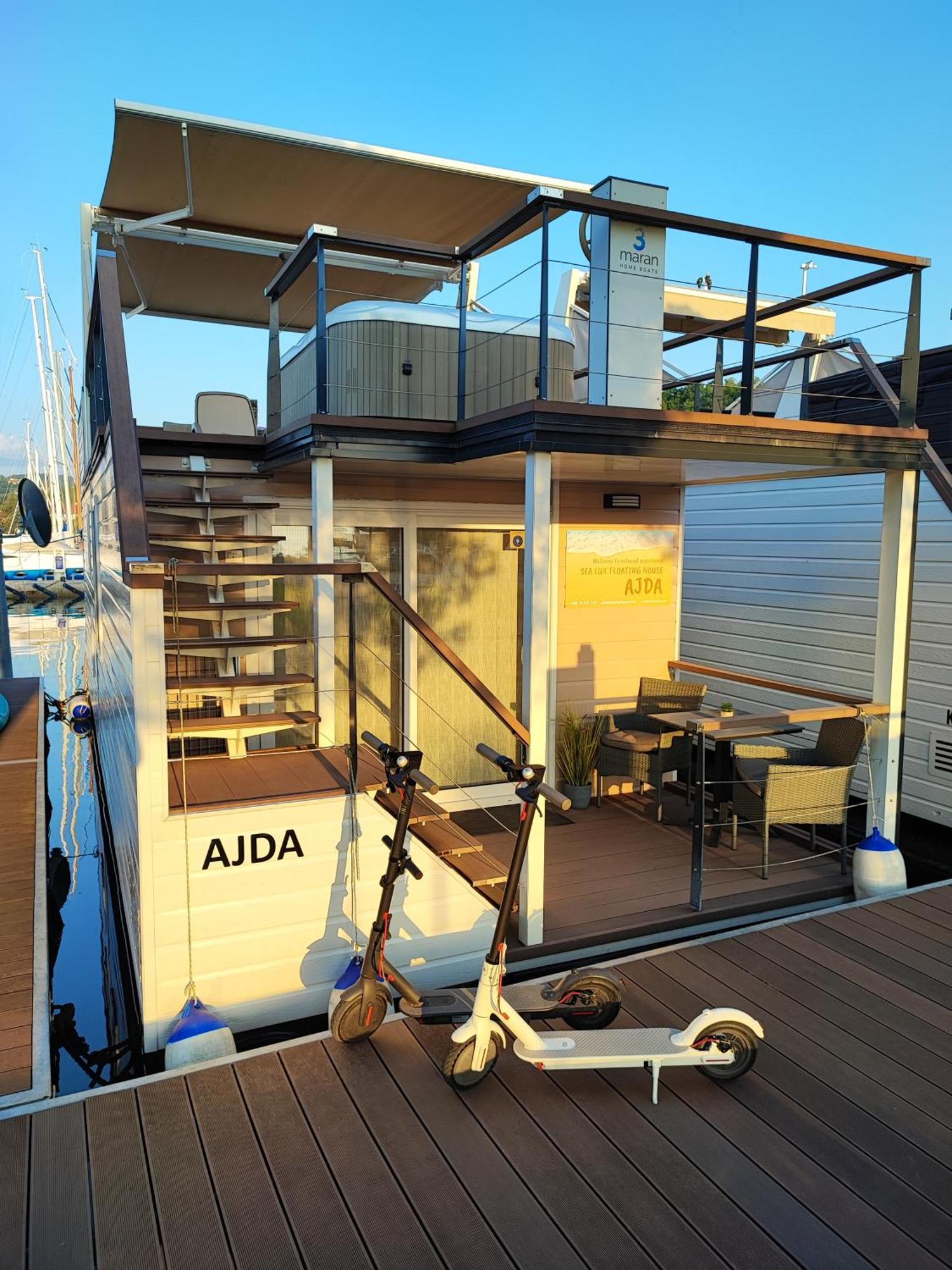 Vila Sea Lux Floating House Ajda Portorose Exteriér fotografie